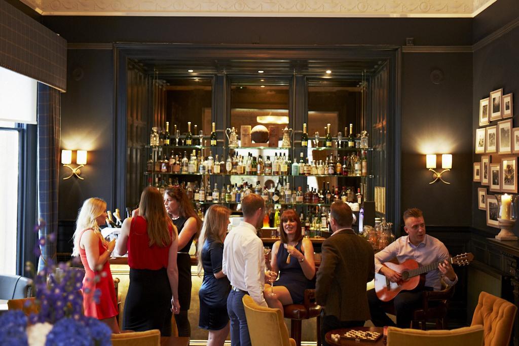 The Roseate Edinburgh - Small Luxury Hotels Of The World Eksteriør bilde The bar at the Ivy
