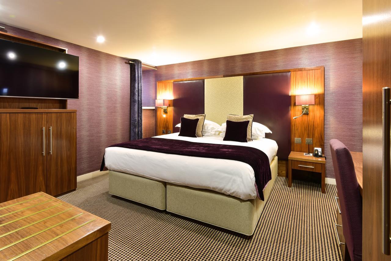 The Roseate Edinburgh - Small Luxury Hotels Of The World Eksteriør bilde A Premier Inn bedroom