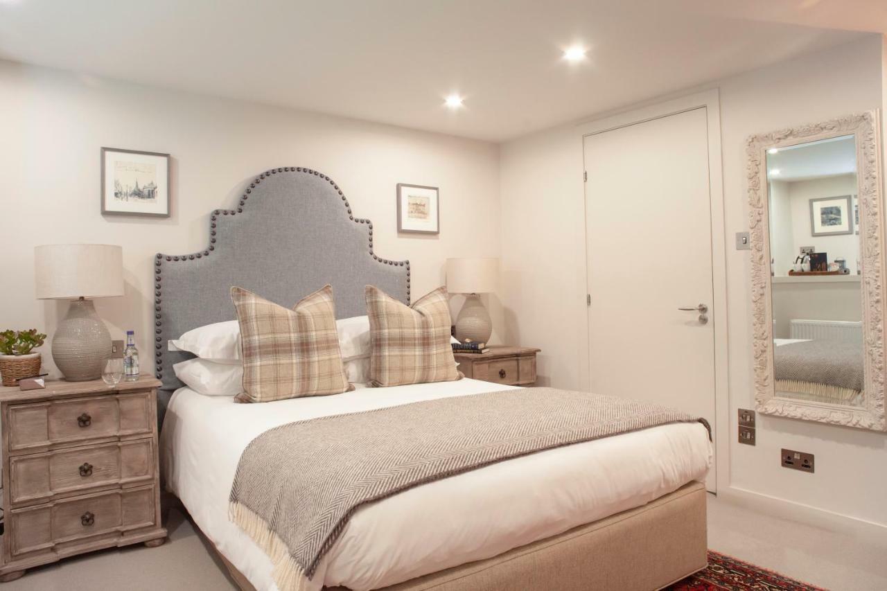 The Roseate Edinburgh - Small Luxury Hotels Of The World Eksteriør bilde A bedroom at The Swan